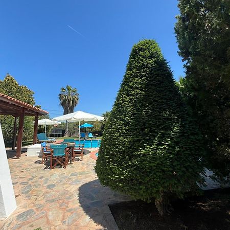 Country House With Pool And Big Garden Oropos Exterior foto