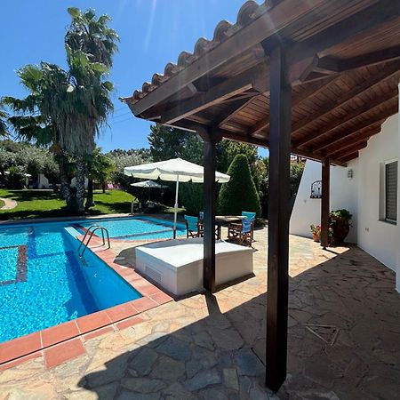 Country House With Pool And Big Garden Oropos Exterior foto