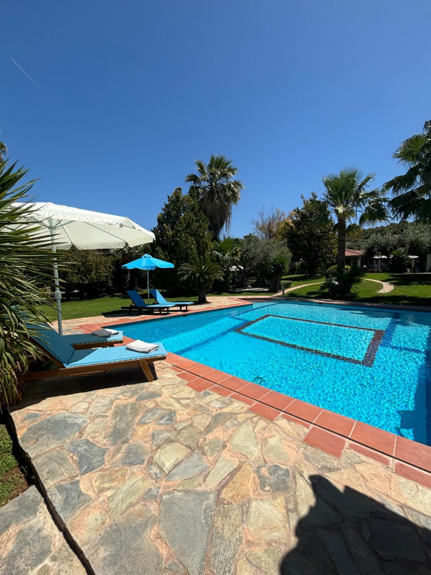 Country House With Pool And Big Garden Oropos Exterior foto