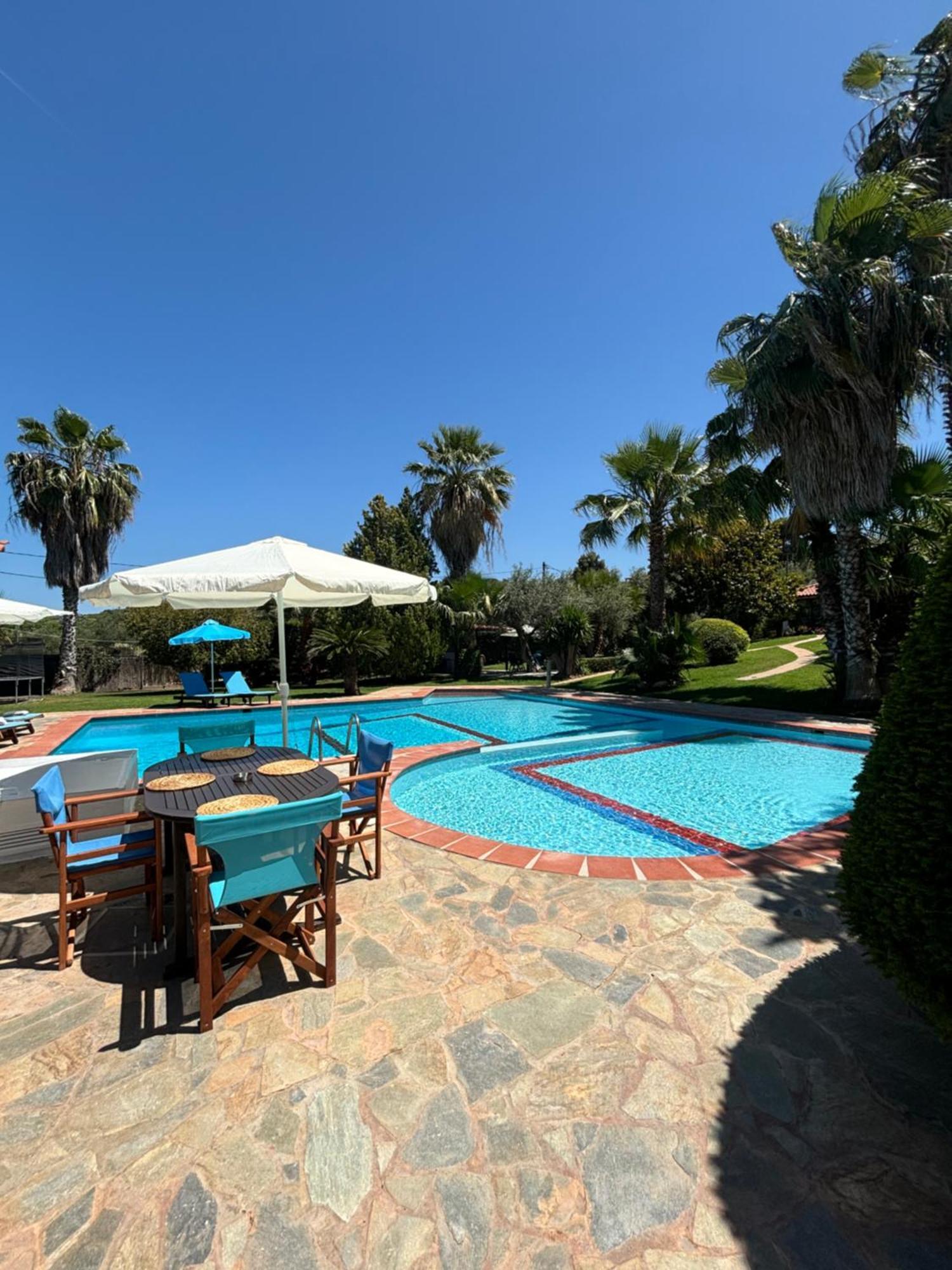Country House With Pool And Big Garden Oropos Exterior foto
