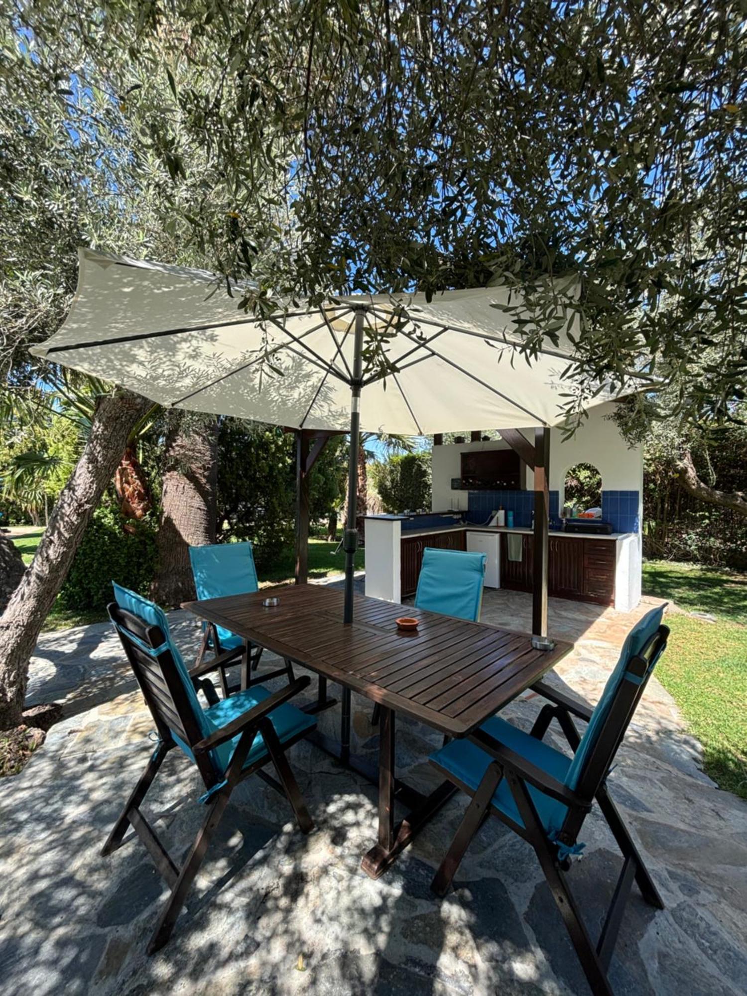 Country House With Pool And Big Garden Oropos Exterior foto